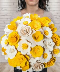 Dřevěná vonící kytice žlutá – 33 květin